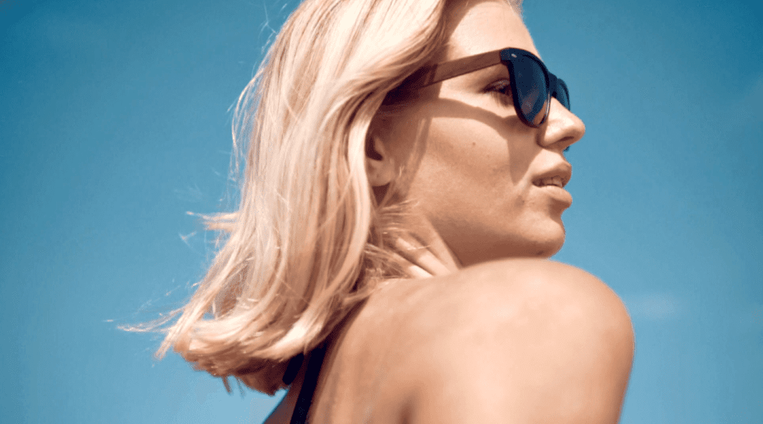 Light natural blonde model wearing Gowood UV400 polarized sunglasses
